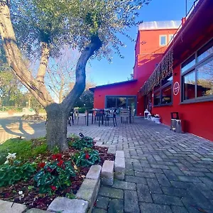 https://la-casina-rossa-affittacamere.hotelitalianriviera.com